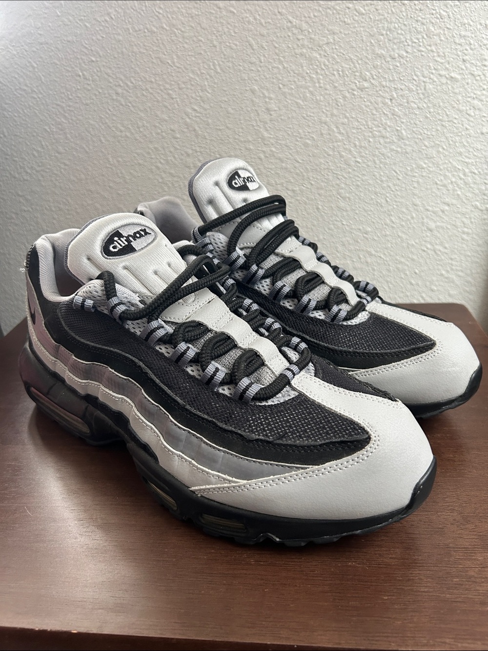 Men’s Black and White Running Shoes
Nike Air Max 95 'Grey Gradient